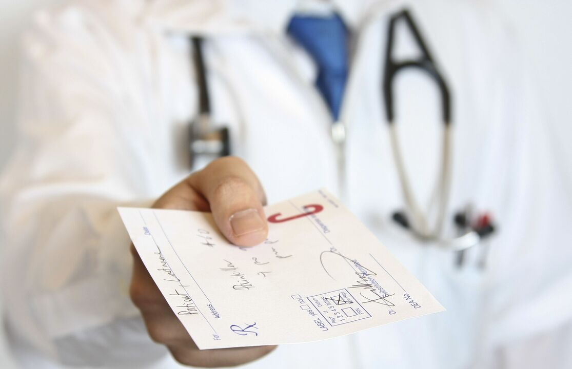 O médico emite receita para tratamento de problemas de potência a partir dos 50 anos